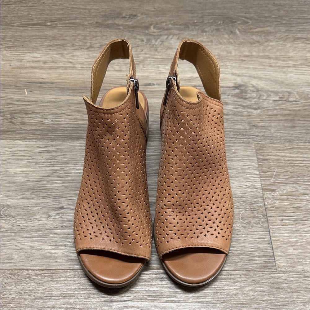 Lucky Brand Tan Perforated Mules